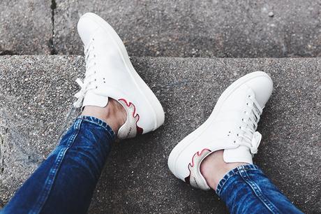 Double_Denim-Vintage_Scarf-ISabel_Marant_Sneakers-Striped_Top-PFW-Paris_Fashion_Week-Street_Style-36