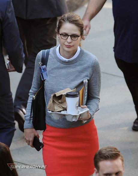 Fotos Del Set De 'Jessica Jones' Y 'Supergirl' Fotos Del Set De 'Jessica Jones' Y 'Supergirl'