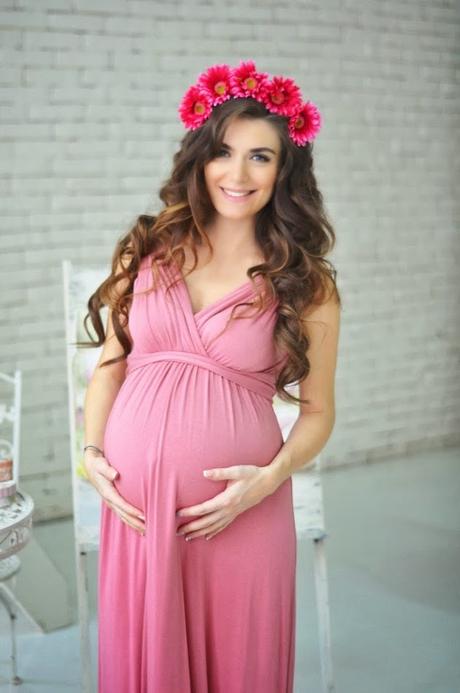 ¡Invitadas embarazadas y... con estilo! embarazada boda con diadema flores
