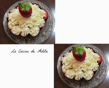 Fresón con nata, en cestos de chocolate Fresón con nata, en cestos de chocolate