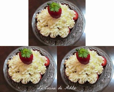 Fresón con nata, en cestos de chocolate Fresón con nata, en cestos de chocolate