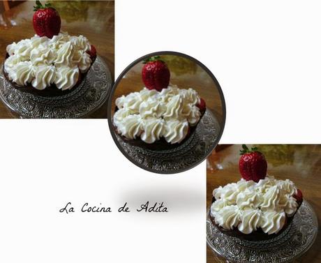 Fresón con nata, en cestos de chocolate Fresón con nata, en cestos de chocolate