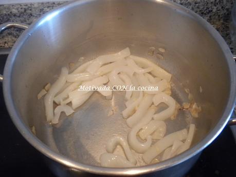 Cazuelada de patatas y calamares Cazuelada de patatas y calamares