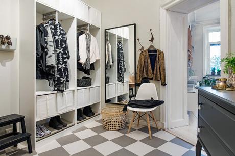 tendencias espacios pequenos 2 muebles ikea interiores estilo nordico escandinavia estilonordico interiores decoracion muebles de ikea interiores decoracion interiores 2 decoracion de salones 2 decoracion cocinas pequenas interiores cocinas negras interiores pisos suecos pisos nórdicos Mezclar elementos de diseño y low cost estilo nórdico escandinavo diseño original decoración decoración low cost decoración de pisos pequeños cajas de madera decoración blog decoración de interiores