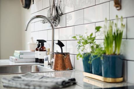 tendencias espacios pequenos 2 muebles ikea interiores estilo nordico escandinavia estilonordico interiores decoracion muebles de ikea interiores decoracion interiores 2 decoracion de salones 2 decoracion cocinas pequenas interiores cocinas negras interiores pisos suecos pisos nórdicos Mezclar elementos de diseño y low cost estilo nórdico escandinavo diseño original decoración decoración low cost decoración de pisos pequeños cajas de madera decoración blog decoración de interiores