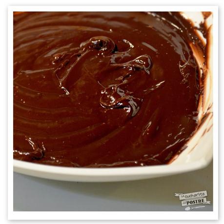 TARTA DE CHOCOLATE NEGRO Y DULCE DE LECHE / DARK CHOCOLATE AND DULCE DE LECHE LAYER CAKE TARTA DE CHOCOLATE NEGRO Y DULCE DE LECHE / DARK CHOCOLATE AND DULCE DE LECHE LAYER CAKE