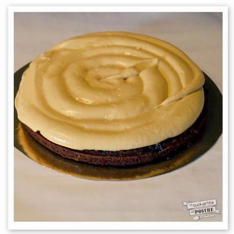 TARTA DE CHOCOLATE NEGRO Y DULCE DE LECHE / DARK CHOCOLATE AND DULCE DE LECHE LAYER CAKE TARTA DE CHOCOLATE NEGRO Y DULCE DE LECHE / DARK CHOCOLATE AND DULCE DE LECHE LAYER CAKE