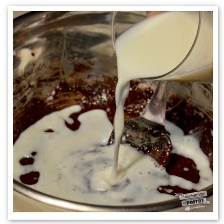 TARTA DE CHOCOLATE NEGRO Y DULCE DE LECHE / DARK CHOCOLATE AND DULCE DE LECHE LAYER CAKE TARTA DE CHOCOLATE NEGRO Y DULCE DE LECHE / DARK CHOCOLATE AND DULCE DE LECHE LAYER CAKE