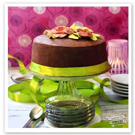 TARTA DE CHOCOLATE NEGRO Y DULCE DE LECHE / DARK CHOCOLATE AND DULCE DE LECHE LAYER CAKE TARTA DE CHOCOLATE NEGRO Y DULCE DE LECHE / DARK CHOCOLATE AND DULCE DE LECHE LAYER CAKE