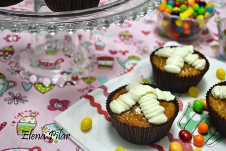 Hot cross bun cupcakes (recetas de Pascua) Hot cross bun cupcakes (recetas de Pascua)