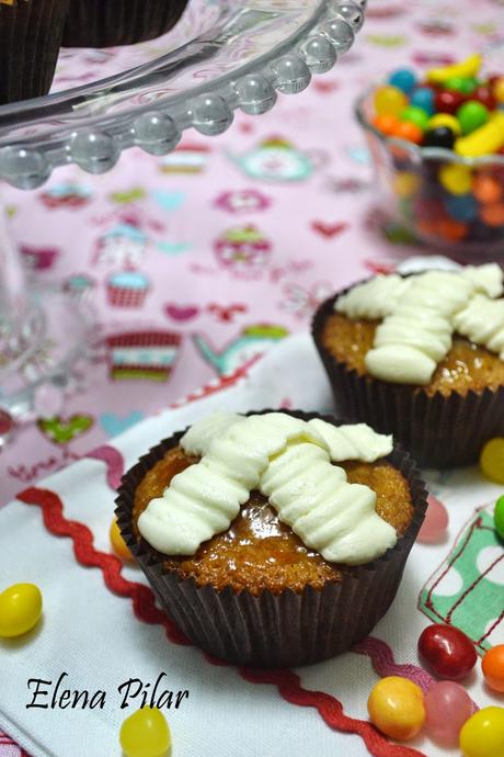 Hot cross bun cupcakes (recetas de Pascua) Hot cross bun cupcakes (recetas de Pascua)