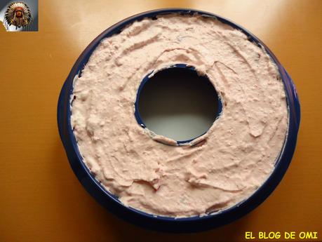 TARTA FRÍA DE FRESAS CON NATA Y CHOCOLATE BLANCO TARTA FRÍA DE FRESAS CON NATA Y CHOCOLATE BLANCO