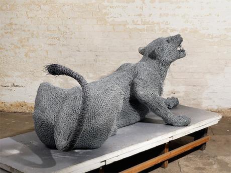 Impresionantes esculturas de animales hechas con alambre galvanizado. Impresionantes esculturas de animales hechas con alambre galvanizado.
