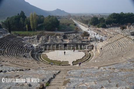 Gran teatro de Éfeso visto desde la última fila