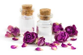 Cuidados para pieles jóvenes ( 15-25 años ) hidrolato-o-agua-de-rosas-vidanaturalia