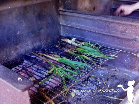 Calçots. Plato típico catalán de temporada Calçots. Plato típico catalán de temporada