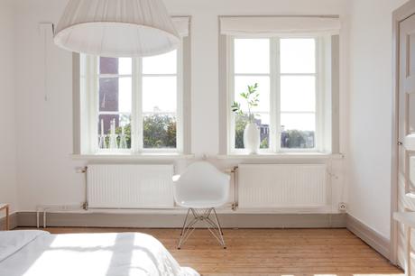 tendencias espacios pequenos 2 estilo nordico escandinavia estilonordico minimalismo interiores decoracion interiores 2 decoracion en blanco decoracion decoracion dormitorios 2 decoracion cocinas blancas interiores modas decoración tendencias 2015 estilo nórdico escandinavo estilo nórdico en españa decoración sencilla decoración ligera elegante decoración ligera despejada decoración en blanco y negro blog decoracion interiores menos es más (Ludwig Mies van der Rohe)