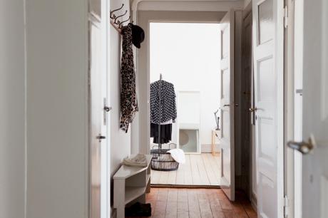 tendencias espacios pequenos 2 estilo nordico escandinavia estilonordico minimalismo interiores decoracion interiores 2 decoracion en blanco decoracion decoracion dormitorios 2 decoracion cocinas blancas interiores modas decoración tendencias 2015 estilo nórdico escandinavo estilo nórdico en españa decoración sencilla decoración ligera elegante decoración ligera despejada decoración en blanco y negro blog decoracion interiores menos es más (Ludwig Mies van der Rohe)