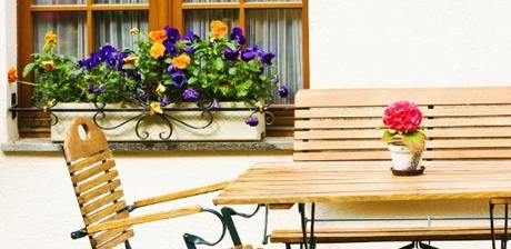 Naturaleza en la ventana: cajas de flores