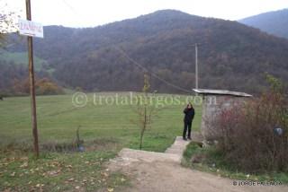 ARMENIA, DÍA 12: ADIOS ARMENIA, HOLA GEORGIA DE NUEVO BEA JUNTO AL WC DE UNA GASOLINERA CERCA DE NOYEMBERIAN