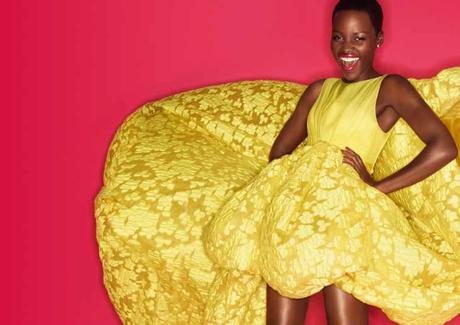 Barras de labios Shine Lover de Lancôme Lupita Nyong'o lleva el tono Fuchsia in Paris