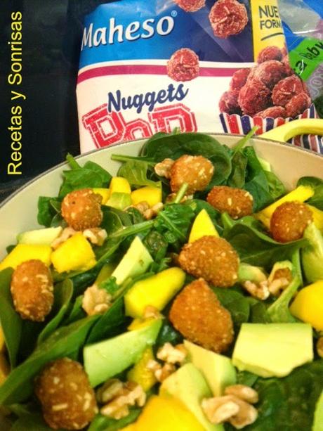 ENSALADA DE BROTES DE ESPINACAS, POP NUGGETS, MANGO, AGUACATES Y NUECES