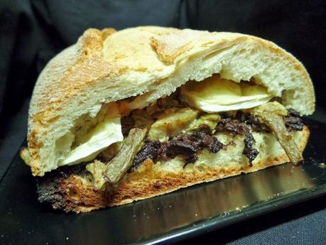 Bocata 'Faller' o Valencia en los tiempos de las 'colas del hambre' Bocata 'Faller' o Valencia en los tiempos de las 'colas del hambre'