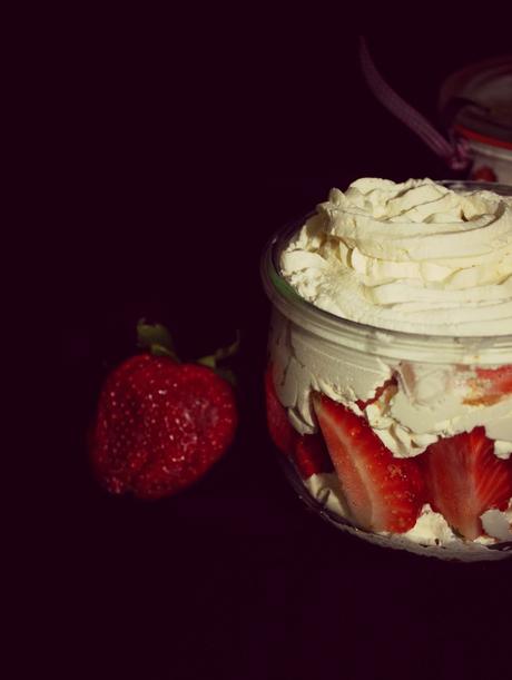 COPA FRESAS CON CREMA MASCARPONE COPA FRESAS CON CREMA MASCARPONE