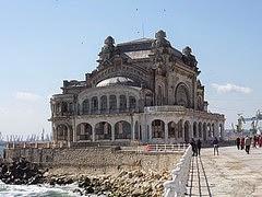 Casino de Constanza, junto al litoral del mar Negro