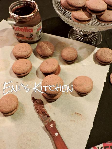 Pastelitos de chocolate con relleno de Nutella Pastelitos de chocolate con relleno de Nutella