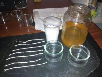 Cómo hacer velas sólidas con aceite usado materiales-hacer-velas-acei