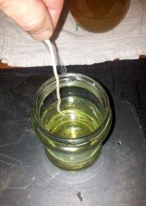 Cómo hacer velas sólidas con aceite usado mecha-cera-velas