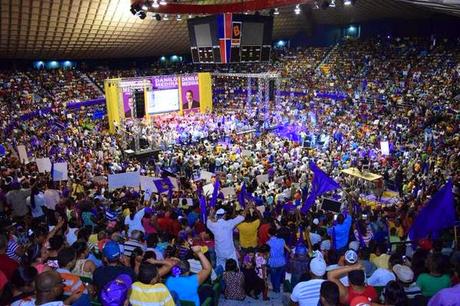 Arena del Cibao repleta por completo a favor reelección de Danilo.