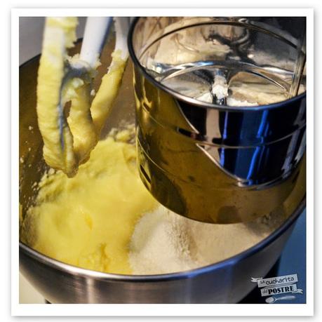 CUPCAKES BICOLORES DE CHICLE / TWO COLOURED CHEWING GUM CUPCAKES CUPCAKES BICOLORES DE CHICLE / TWO COLOURED CHEWING GUM CUPCAKES