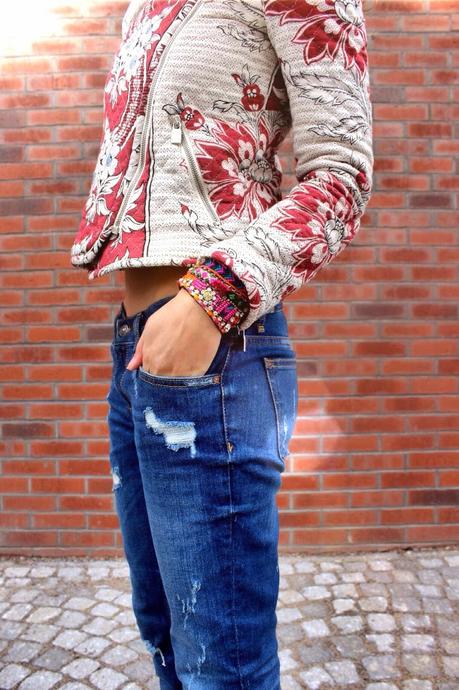 STREET STYLE INSPIRATION; ETHNIC JACKET.-