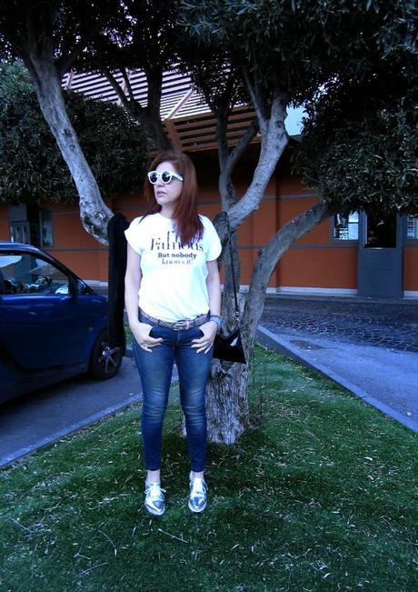I´m famous .......... and you know. I´m famous .......... and you know.