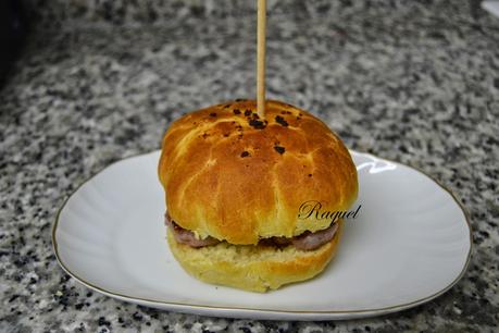 Pan para Hamburguesas con Cebolla Frita Crujiente Pan para Hamburguesas con Cebolla Frita Crujiente