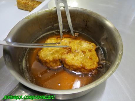 TORRIJAS DE LECHE, CANELA Y LIMÓN BAÑADAS EN MIEL. SEMANA SANTA.