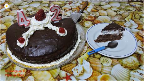 Tarta de chocolate, nata y trufa Tarta de chocolate, nata y trufa