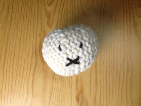 Teje un conejito de amigurumi en telar Cabeza de punto tejida en telar para conejito de amigurumi