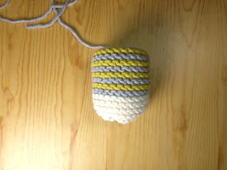 Teje un conejito de amigurumi en telar Cuerpo de punto tejido en telar para conejito de amigurumi