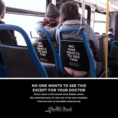 Original campaña contra el cáncer de colón en los autobuses de Chicago.