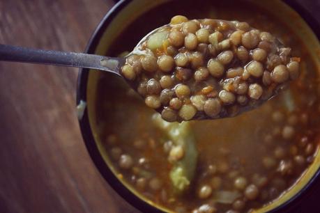 LENTEJAS CON VERDURAS & SALMON CON PATATAS EN SALSA DE CHAMPIÑONES LENTEJAS CON VERDURAS & SALMON CON PATATAS EN SALSA DE CHAMPIÑONES