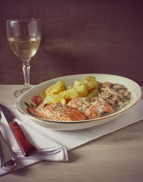 LENTEJAS CON VERDURAS & SALMON CON PATATAS EN SALSA DE CHAMPIÑONES LENTEJAS CON VERDURAS & SALMON CON PATATAS EN SALSA DE CHAMPIÑONES