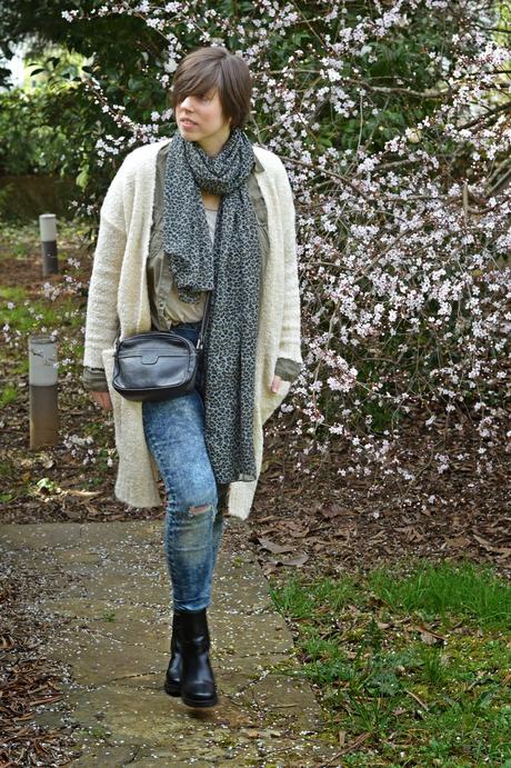 SIN TÍTULO: Hoy escasean las ideas SIN TÍTULO: Hoy escasean las ideas