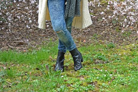 SIN TÍTULO: Hoy escasean las ideas SIN TÍTULO: Hoy escasean las ideas