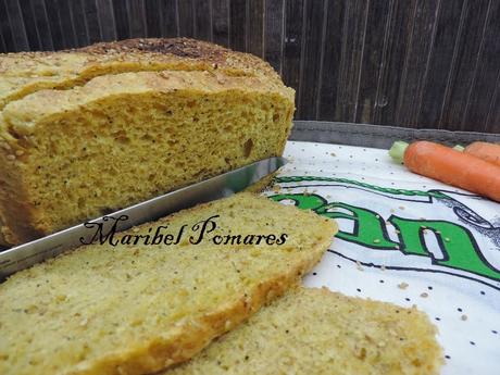 Pan integral de zanahoria con bebida de soja y semillas de sésamo, amapola y lino. Pan integral de zanahoria con bebida de soja y semillas de sésamo, amapola y lino.