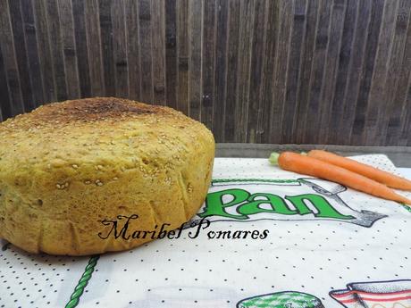 Pan integral de zanahoria con bebida de soja y semillas de sésamo, amapola y lino. Pan integral de zanahoria con bebida de soja y semillas de sésamo, amapola y lino.