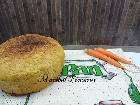 Pan integral de zanahoria con bebida de soja y semillas de sésamo, amapola y lino. Pan integral de zanahoria con bebida de soja y semillas de sésamo, amapola y lino.