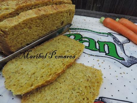 Pan integral de zanahoria con bebida de soja y semillas de sésamo, amapola y lino. Pan integral de zanahoria con bebida de soja y semillas de sésamo, amapola y lino.